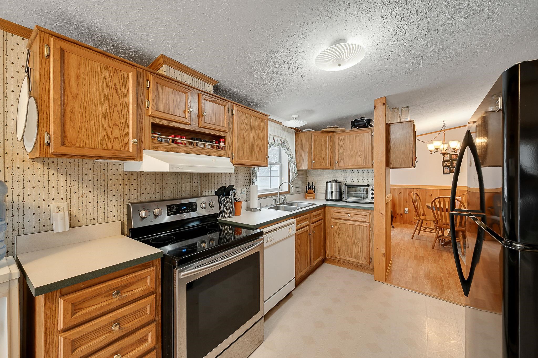 1450 Highway 2 Waterbury, VT 05676 - Photo 12 of 30