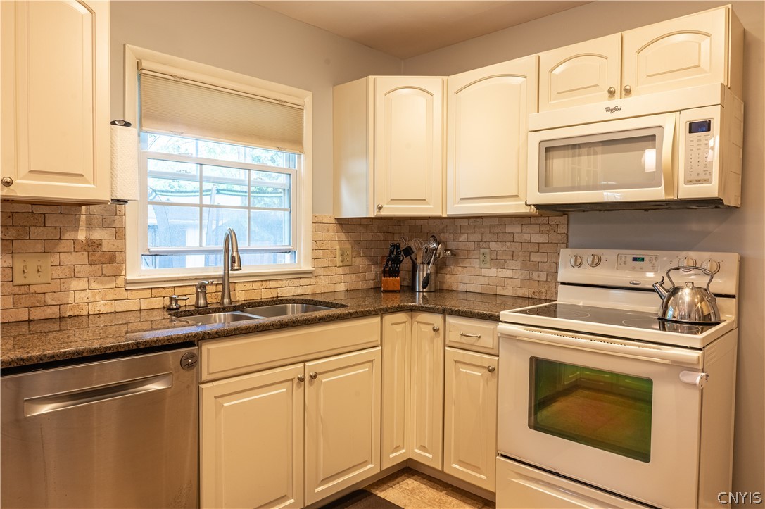 1714 Lincoln Lane Rome, NY 13440 - Photo 14 of 49