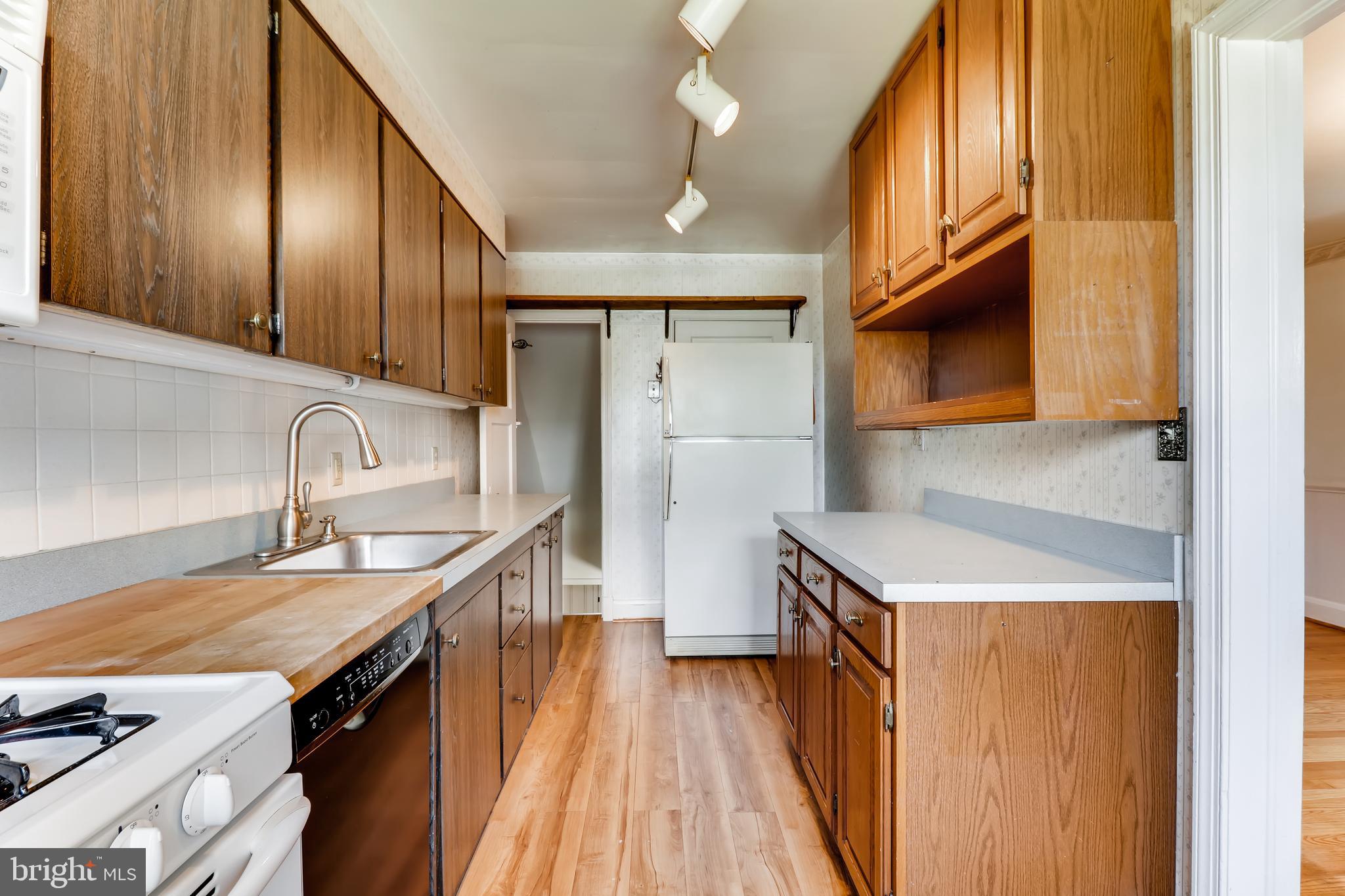 420 Overbrook Road Baltimore, MD 21212 - Photo 12 of 32
