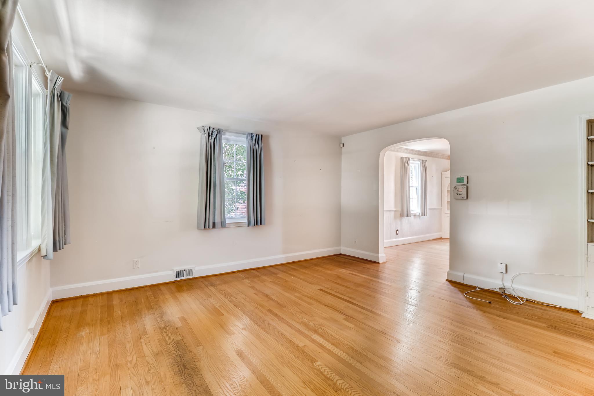 420 Overbrook Road Baltimore, MD 21212 - Photo 4 of 32