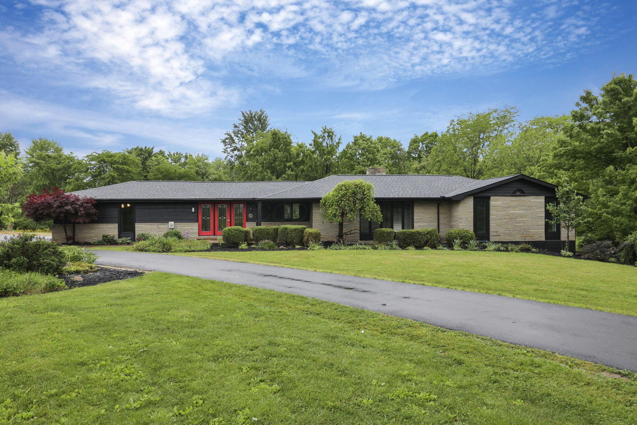 225 Edwards Road Johnstown, OH 43031 - Photo 3 of 69 2-web-or-mls-011A8746
