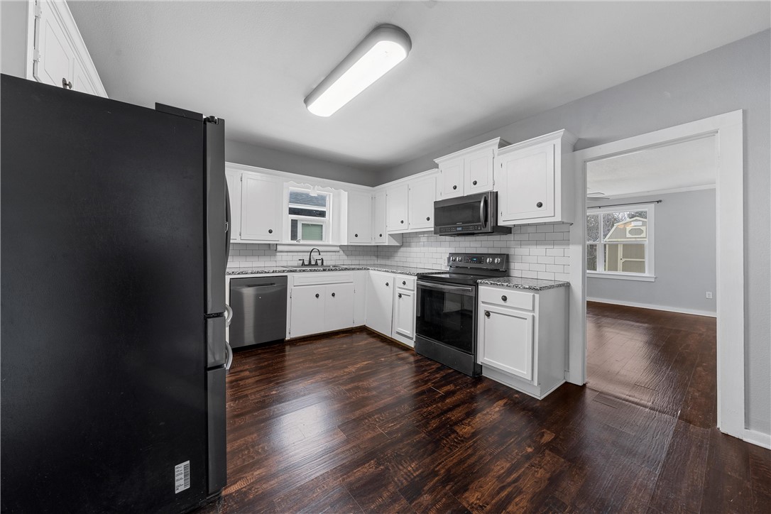 608 Hayes Street McGregor, TX 76657 - Photo 5 of 14