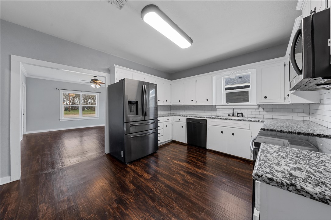 608 Hayes Street McGregor, TX 76657 - Photo 7 of 14