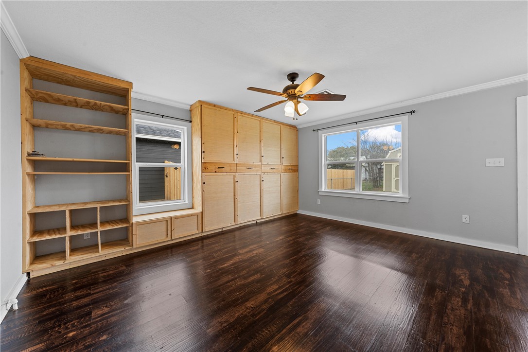 608 Hayes Street McGregor, TX 76657 - Photo 8 of 14