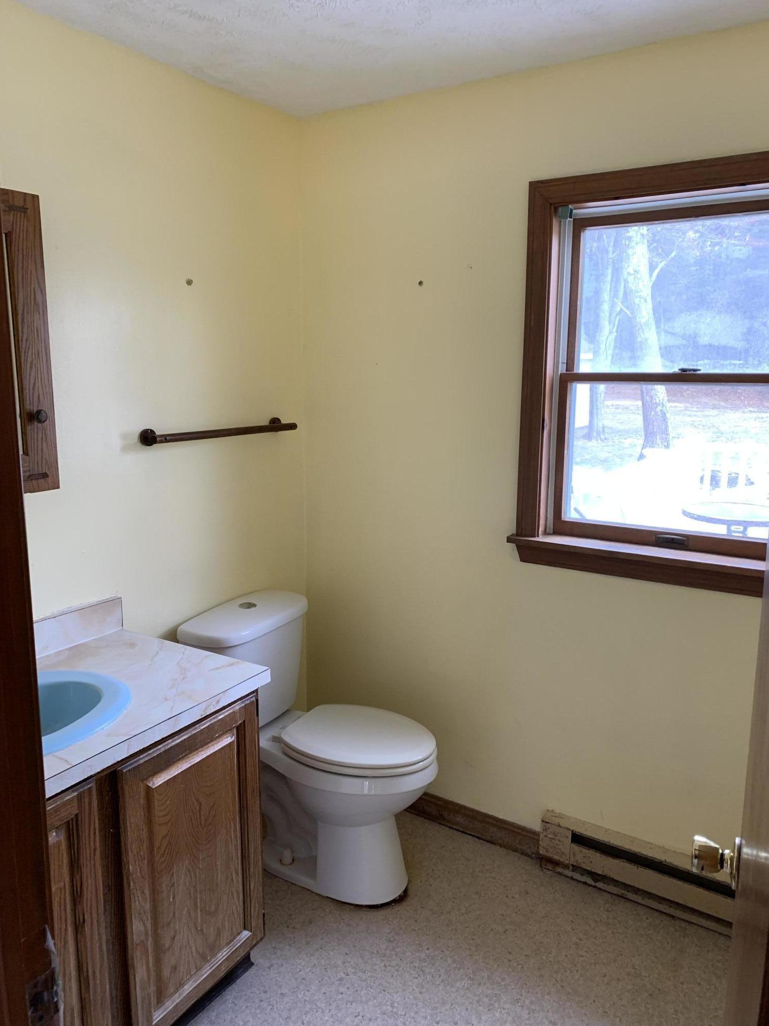 82 Cascade Road, Unit 4 Old Orchard Beach, ME 04064 - Photo 2 of 16 IMG_0401
