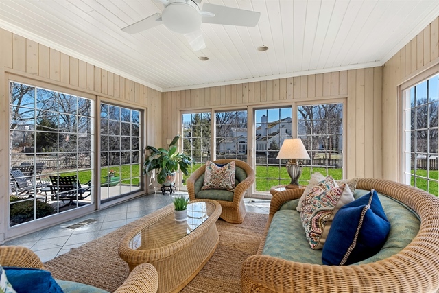 155 Spring Lane Winnetka, IL 60093 - Photo 12 of 43 Gallery Image 12