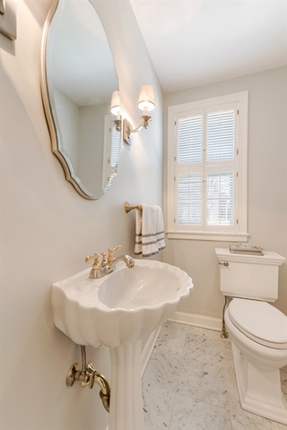 155 Spring Lane Winnetka, IL 60093 - Photo 23 of 43 Gallery Image 23