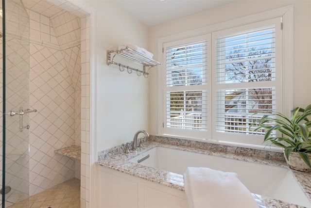 155 Spring Lane Winnetka, IL 60093 - Photo 28 of 43 Gallery Image 28