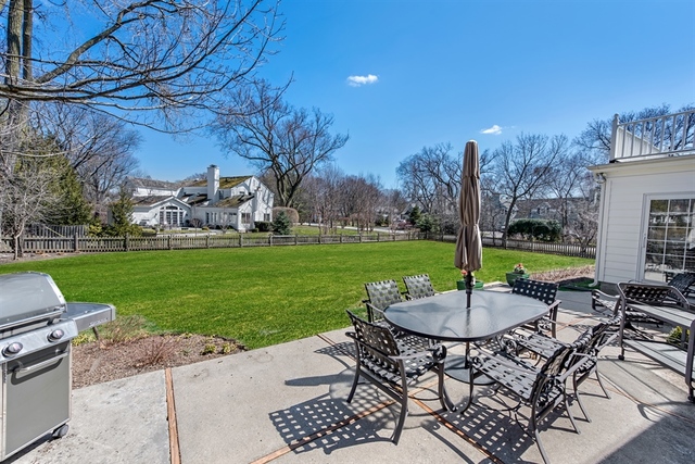 155 Spring Lane Winnetka, IL 60093 - Photo 40 of 43 Gallery Image 40