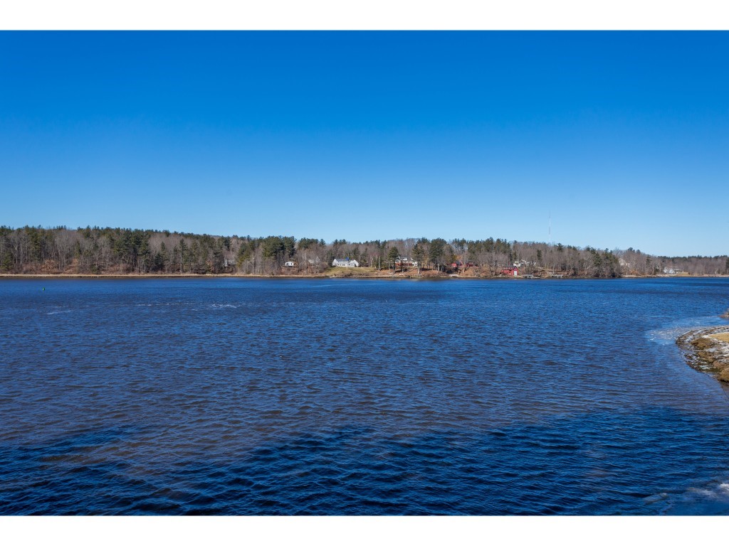 28 Starboard Cove Road Eliot, ME 03903 - Photo 8 of 31 Gallery Image 8