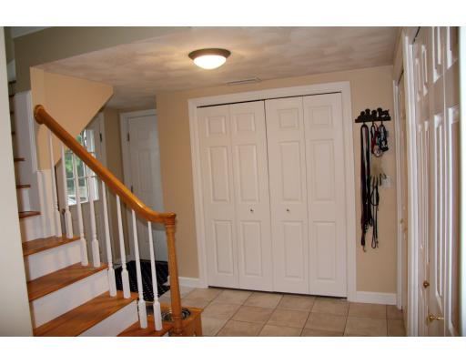 18 Governor Peabody Road Billerica, MA 01821 - Photo 5 of 21