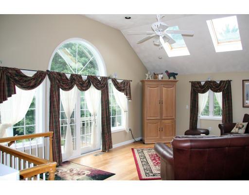 18 Governor Peabody Road Billerica, MA 01821 - Photo 6 of 21