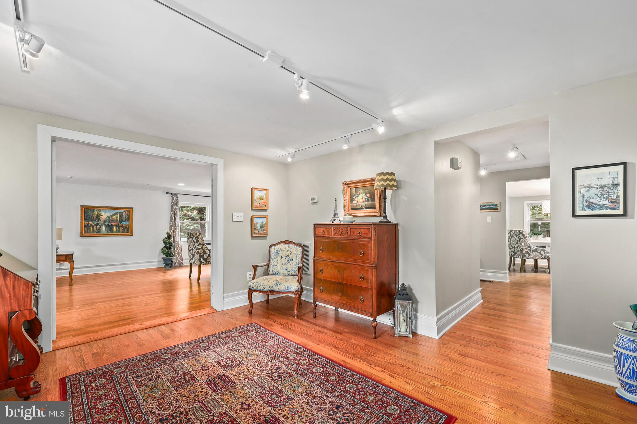 1229 Reston Avenue Herndon, VA 20170 - Photo 5 of 64