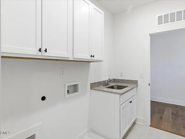 a close view of sink and tap