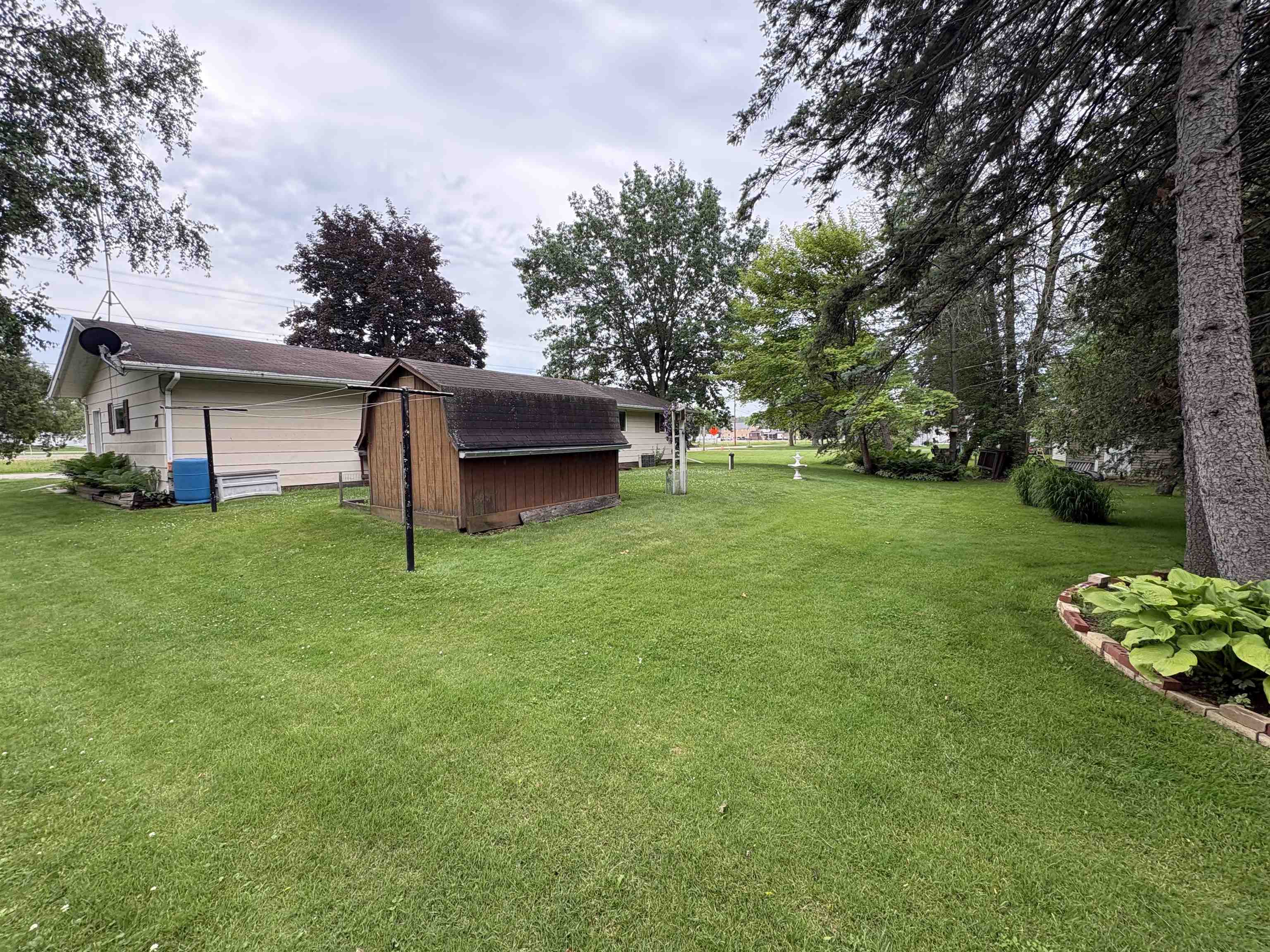 205 North Meyer Street Cecil, WI 54111 - Photo 24 of 25