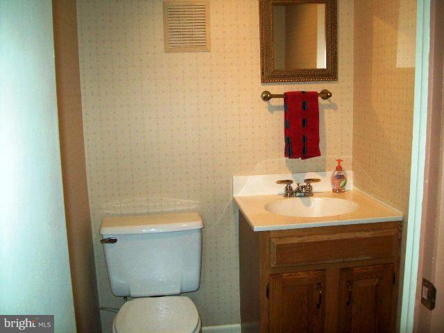 14514 Valley Road Northeast Cumberland, MD 21502 - Photo 15 of 19 Bath