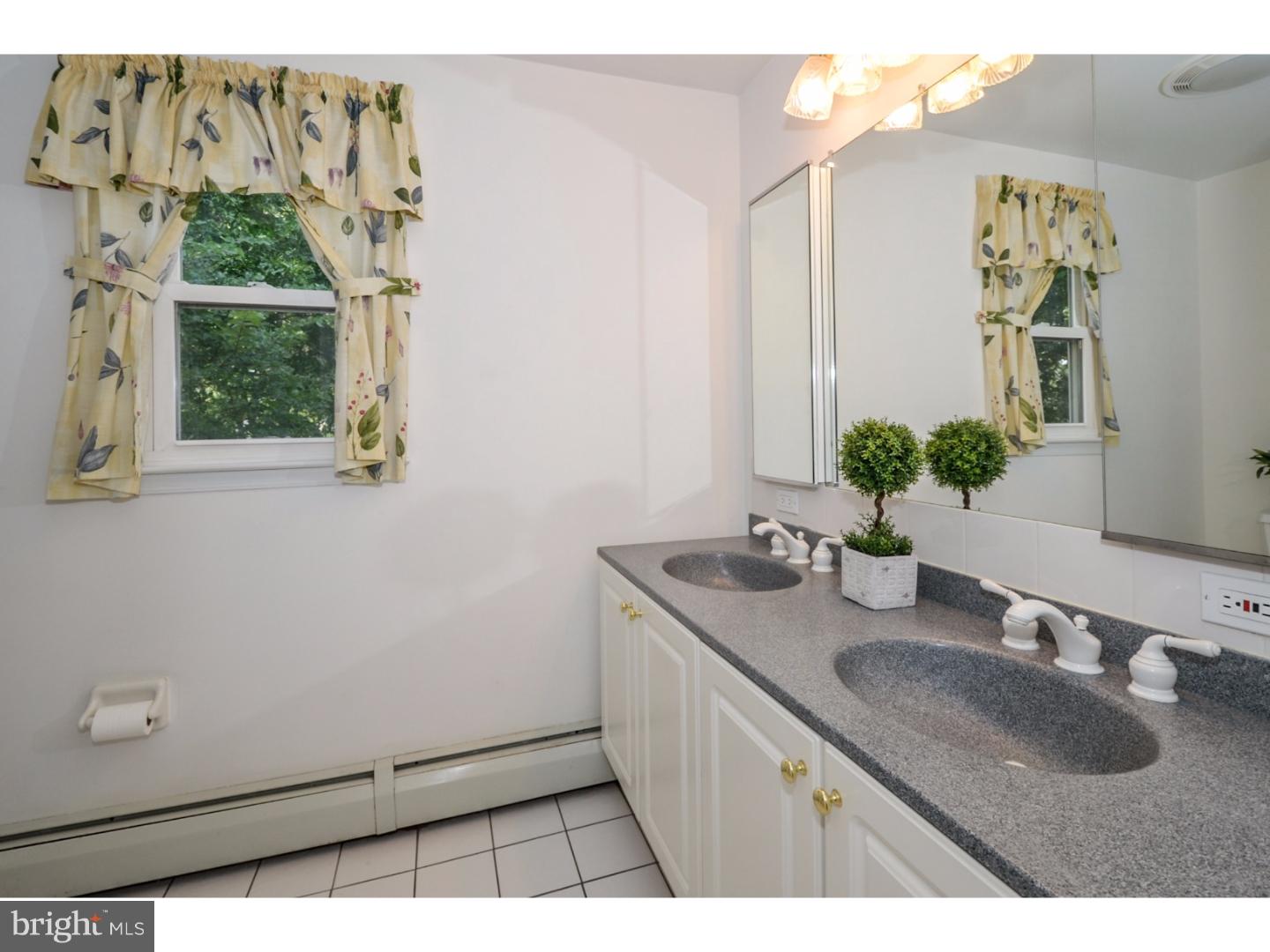 800 Roelofs Road Yardley, PA 19067 - Photo 16 of 25 Master Bathroom