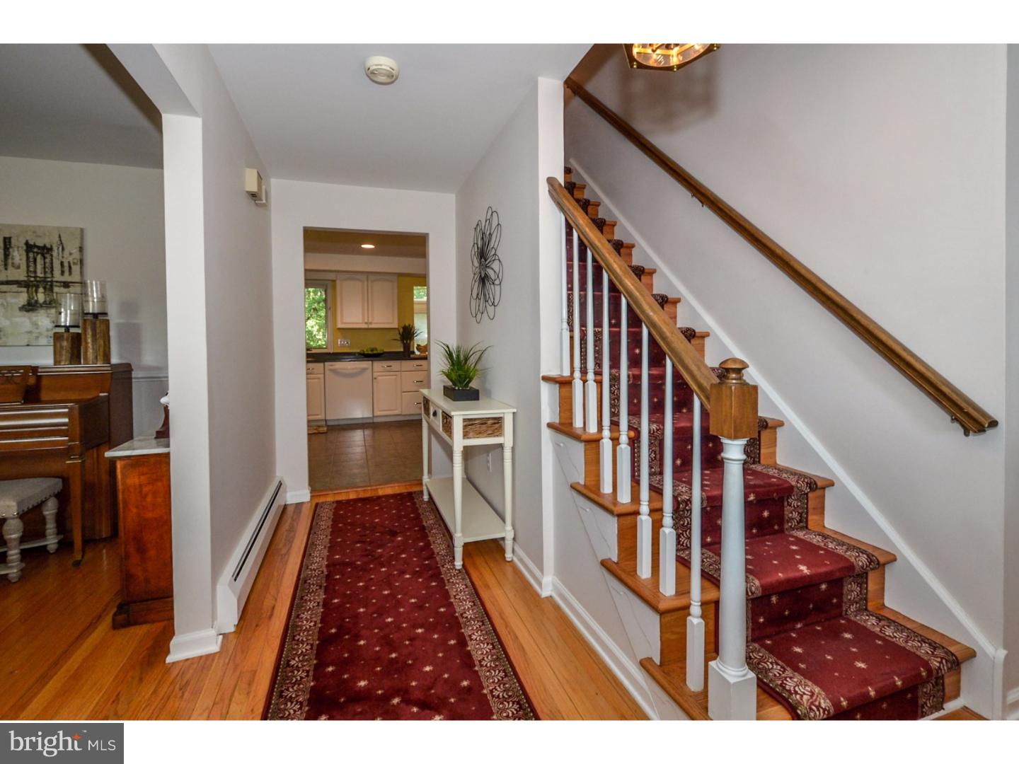 800 Roelofs Road Yardley, PA 19067 - Photo 4 of 25 Foyer