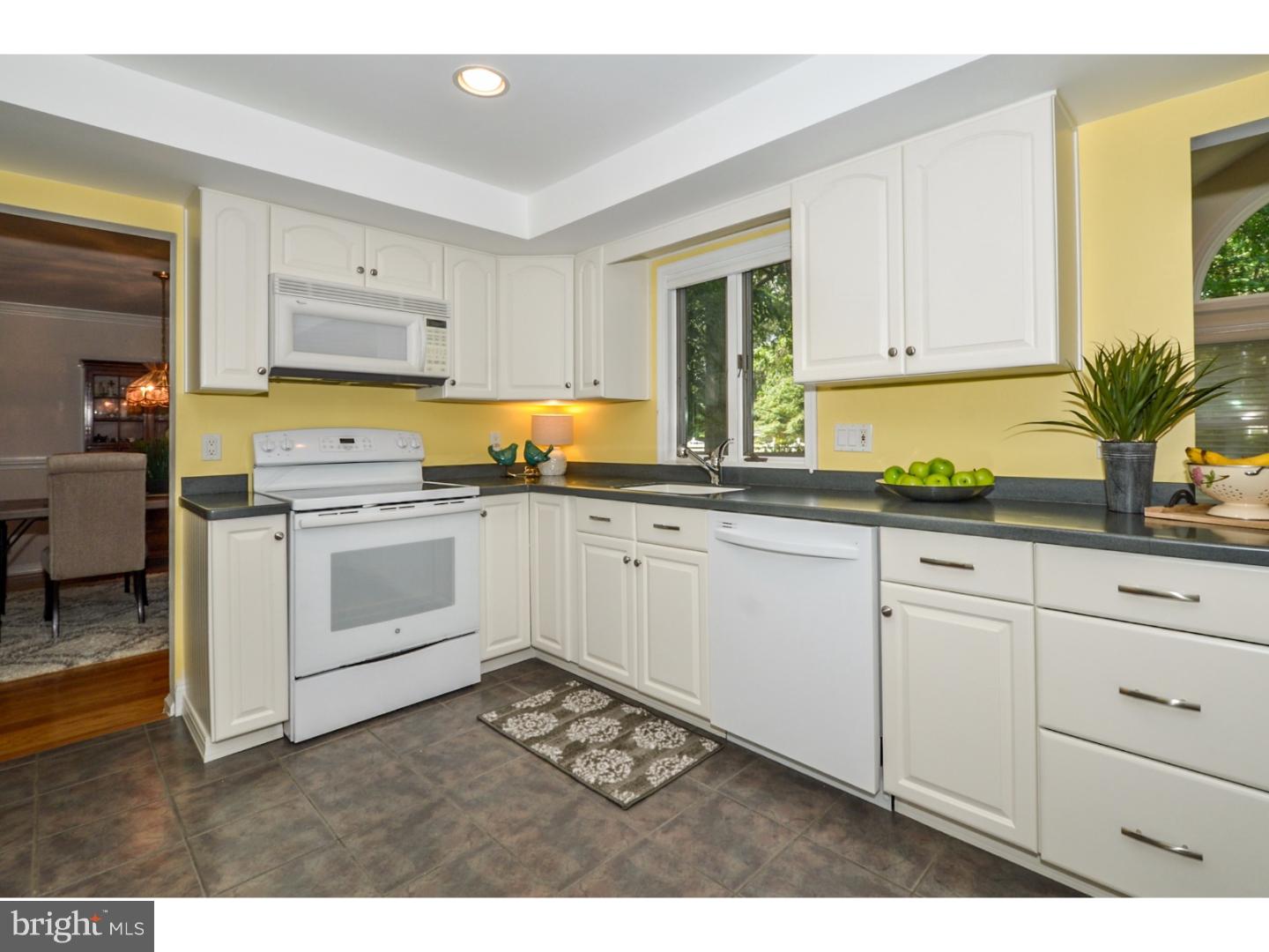 800 Roelofs Road Yardley, PA 19067 - Photo 9 of 25 Kitchen