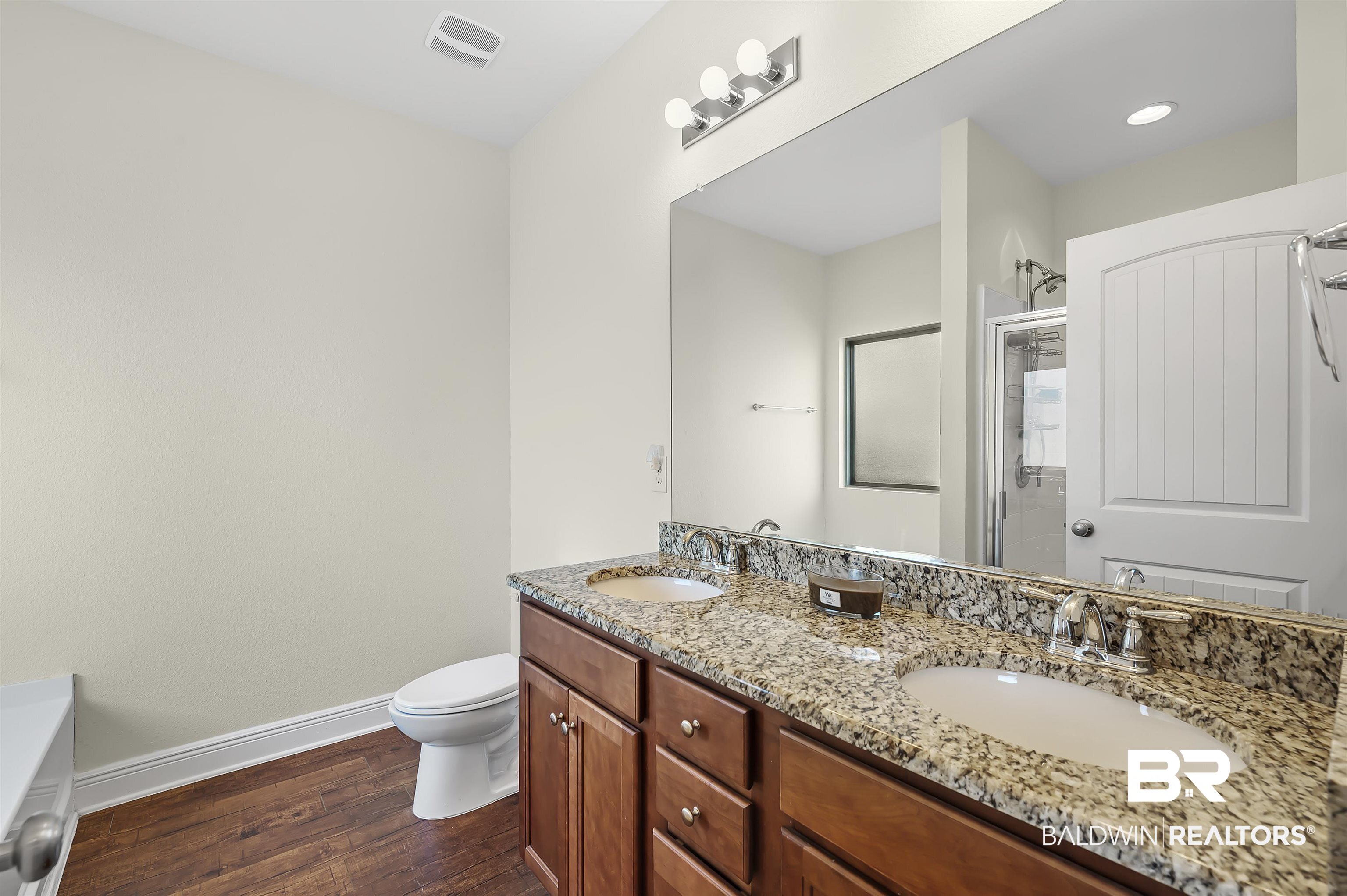 1720 Covington Lane Foley, AL 36535 - Photo 26 of 39 Master Vanity