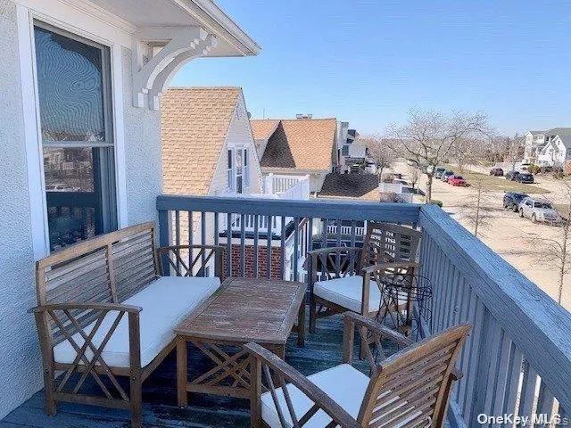 $2,200 | 216 West Hudson Street, Unit UPPR, Long Beach, NY 11561