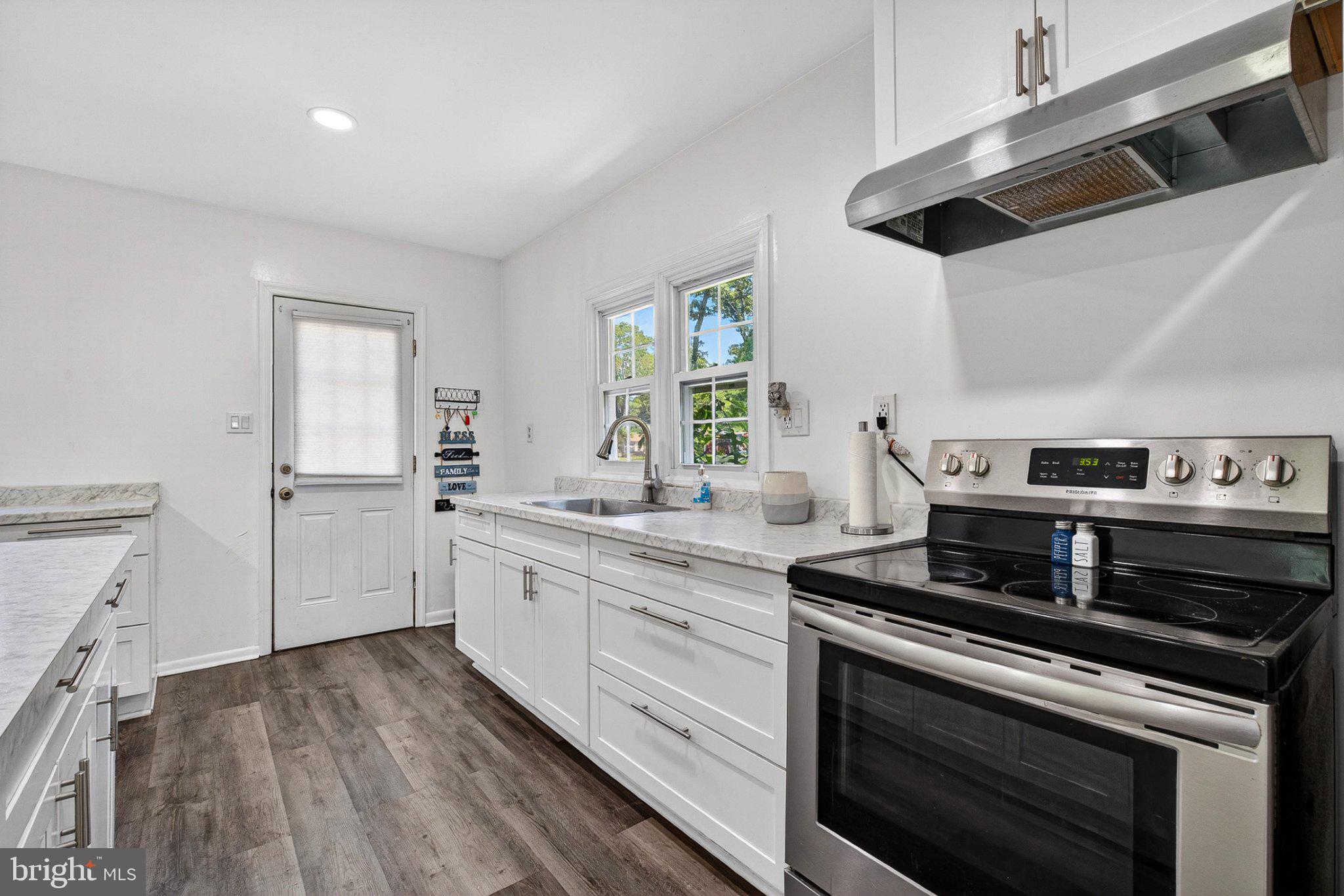 607 Dembytown Road, Unit B Joppa, MD 21085 - Photo 12 of 55 Bright and modern kitchen space.