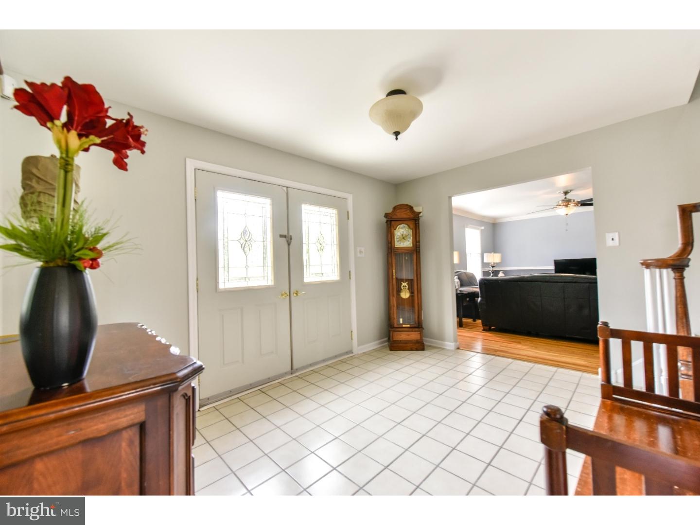 7 Packer Court Sewell, NJ 08080 - Photo 4 of 25