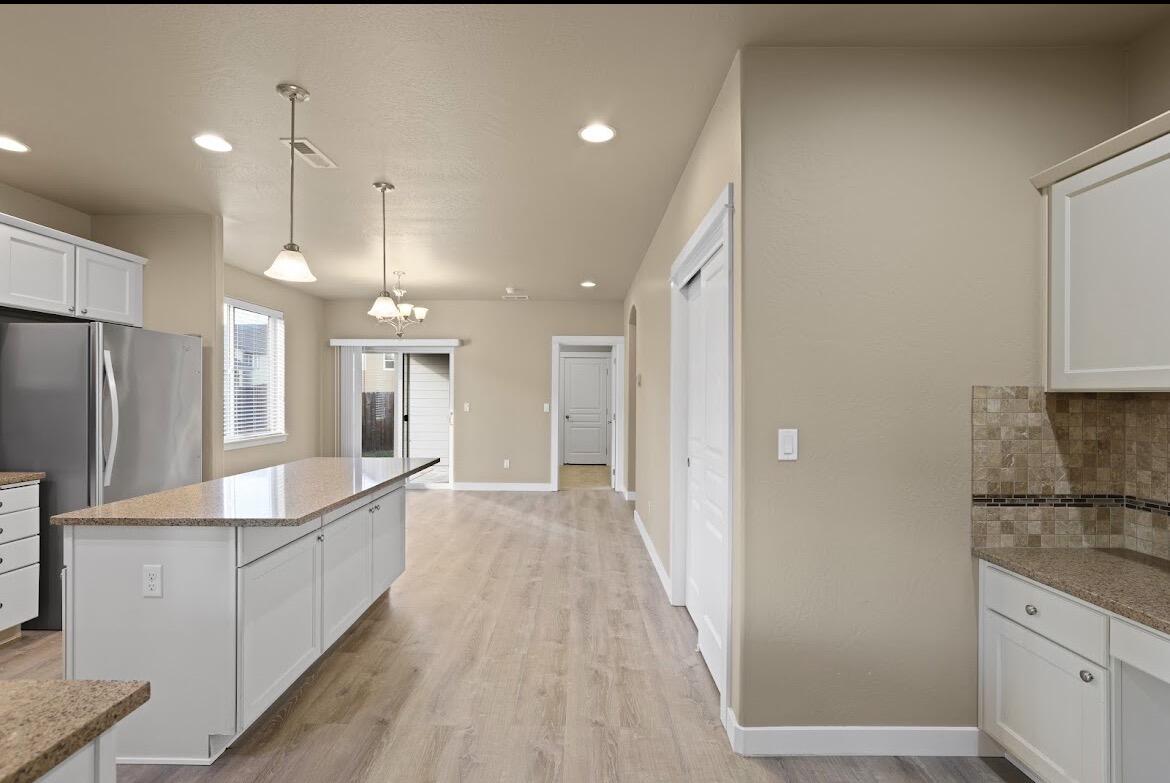 1467 Spring Street Medford, OR 97504 - Photo 10 of 31 IMG_1613