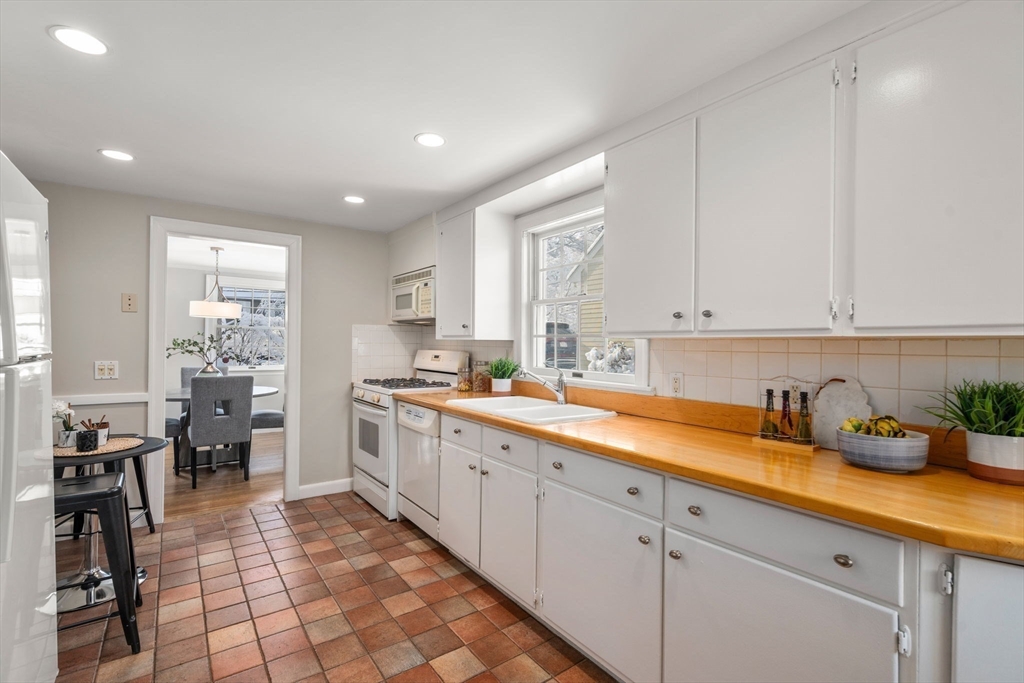 70 Craftsland Road Brookline, MA 02467 - Photo 9 of 25