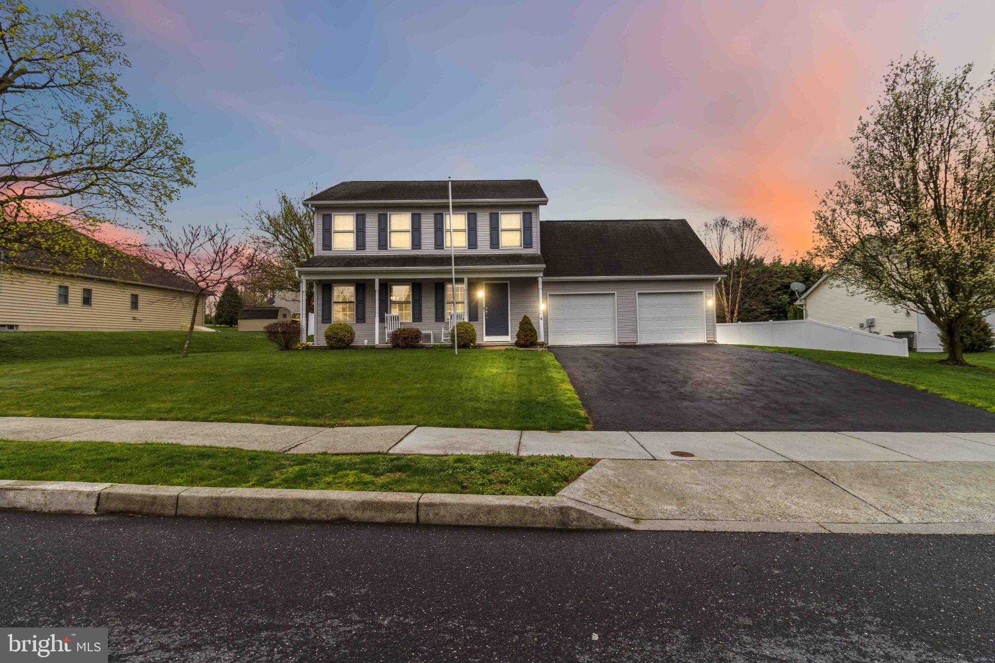 4 Grouse Road Dillsburg, PA 17019 - Photo 2 of 40 a front view of a house with garden