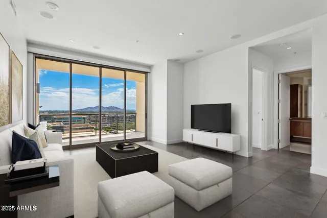 $7,500 | 15215 North Kierland Boulevard, Unit 733, Scottsdale, AZ 85254