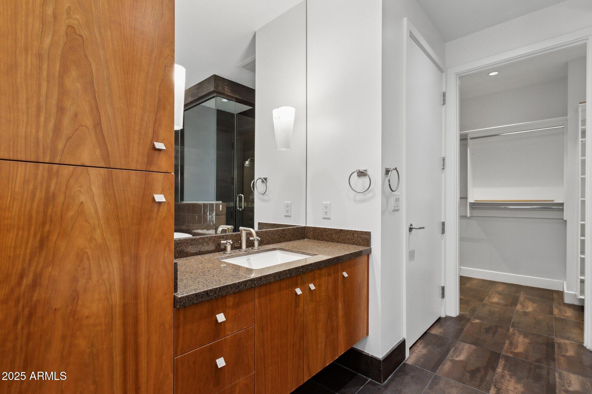 15215 North Kierland Boulevard, Unit 733 Scottsdale, AZ 85254 - Photo 18 of 38 Primary Ensuite with Walk in Closet