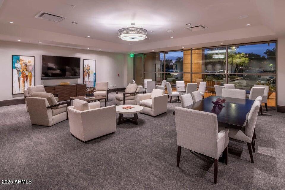 15215 North Kierland Boulevard, Unit 733 Scottsdale, AZ 85254 - Photo 30 of 38 Community Lounge