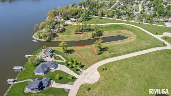 $130,000 | 37 Lake Vista Drive, Taylorville, IL 62568