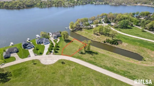 $130,000 | 37 Lake Vista Drive, Taylorville, IL 62568