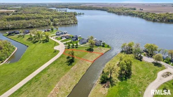$130,000 | 37 Lake Vista Drive, Taylorville, IL 62568