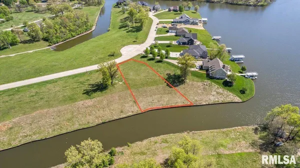 $130,000 | 37 Lake Vista Drive, Taylorville, IL 62568