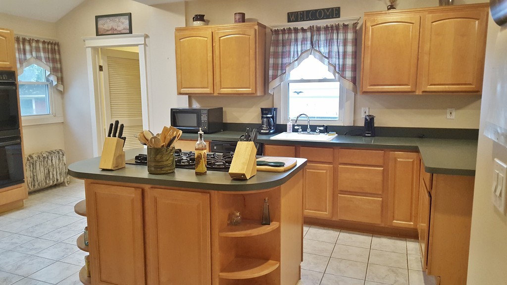 56 Warren Street West Springfield, MA 01089 - Photo 4 of 15 Gallery Image 4