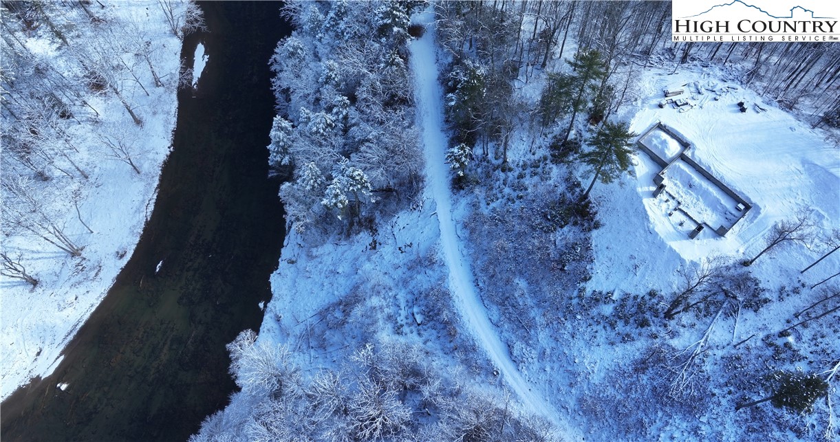 485 Autumn Leaf Way Crumpler, NC 28617 - Photo 5 of 40