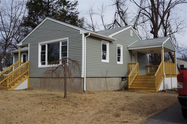 35 Hood Street Springfield, MA 01109 - Photo 2 of 14 Gallery Image 2
