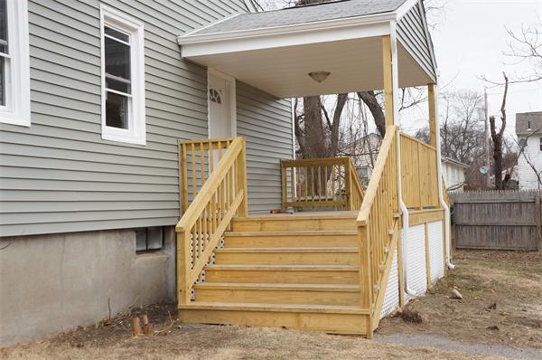 35 Hood Street Springfield, MA 01109 - Photo 3 of 14 Gallery Image 3