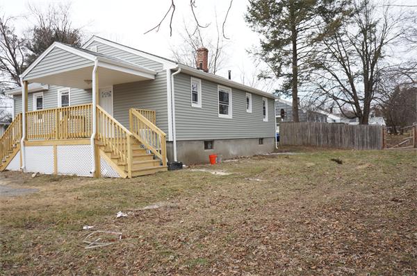 35 Hood Street Springfield, MA 01109 - Photo 4 of 14 Gallery Image 4