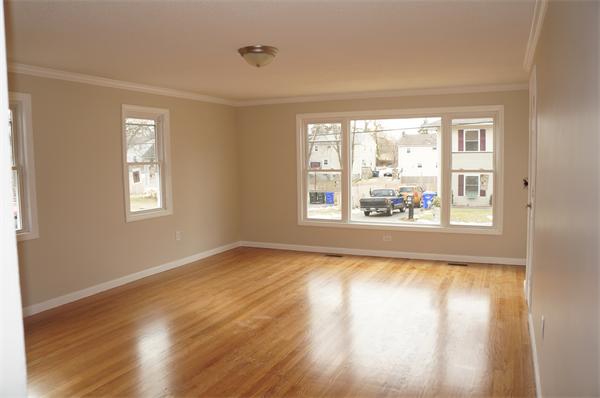 35 Hood Street Springfield, MA 01109 - Photo 7 of 14 Gallery Image 7