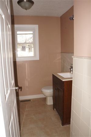 35 Hood Street Springfield, MA 01109 - Photo 9 of 14 Gallery Image 9
