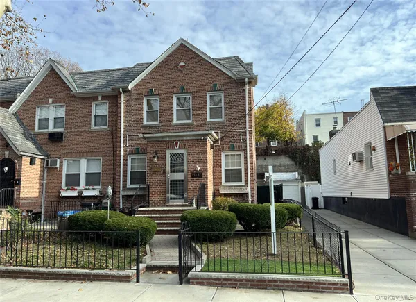 $899,000 | 53-37 62nd Street | Maspeth