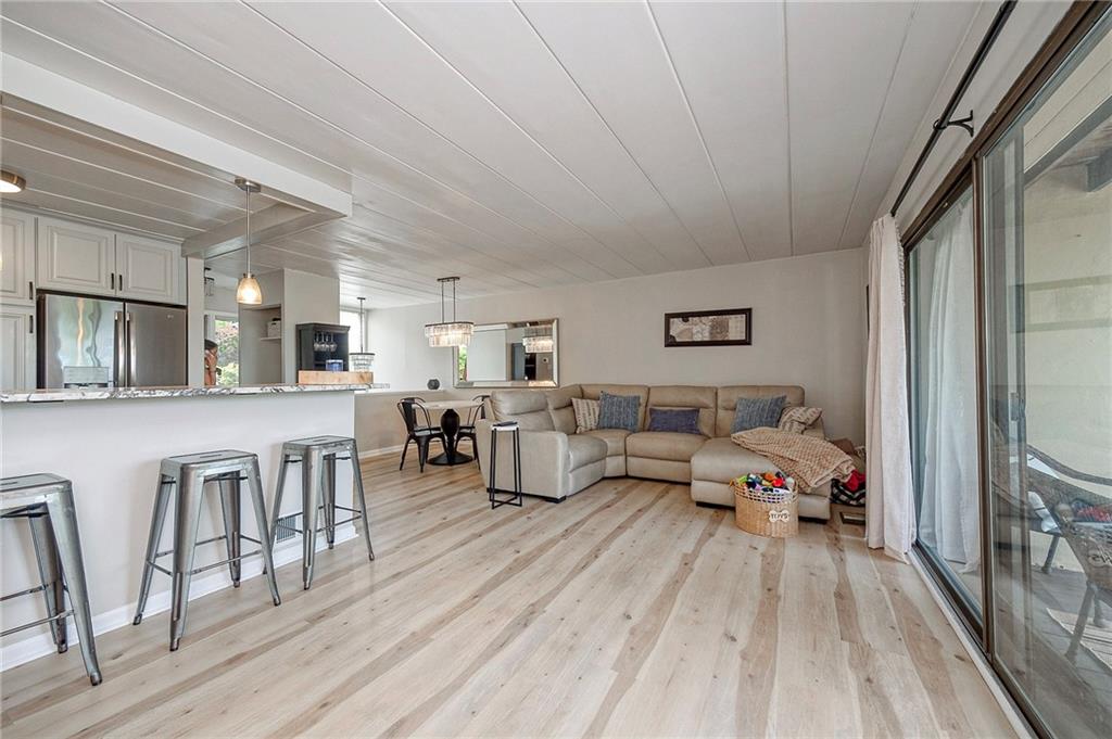2034 Swallow Hill Road, Unit 220 Pittsburgh, PA 15220 - Photo 4 of 19