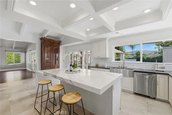 $2,416,000 | 940 North Silent Ranch Drive, Glendora, CA 91741