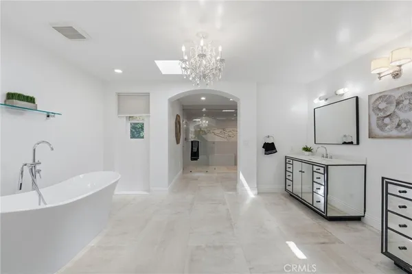 $2,416,000 | 940 North Silent Ranch Drive, Glendora, CA 91741