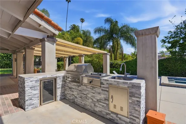 $2,416,000 | 940 North Silent Ranch Drive, Glendora, CA 91741