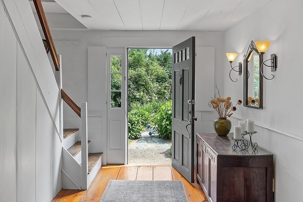 1126 Concord Road Marlborough, MA 01752 - Photo 5 of 36 Gallery Image 5